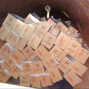 Cisternă plină cu ţigări de contrabandă, depistată de poliţiştii de frontieră