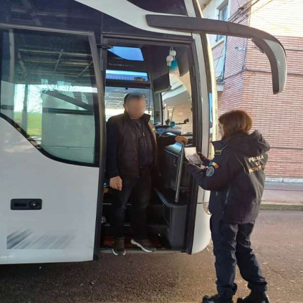 Suvenirul i-a adus un dosar penal
