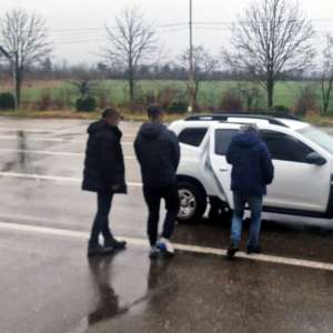 Căutat de autorități pentru săvârşirea unui accident rutier fiind sub influența băuturilor alcoolice, depistat și oprit la controlul de frontieră
