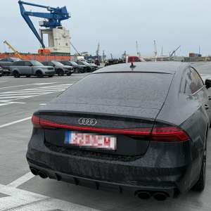 Autoturisme de lux cu numere de înmatriculare și acte false pregătite pentru export, în valoare de peste 200.000 euro, descoperite de polițiștii de frontieră constănțeni