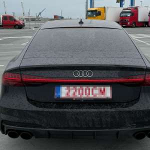 Autoturisme de lux cu numere de înmatriculare și acte false pregătite pentru export, în valoare de peste 200.000 euro, descoperite de polițiștii de frontieră constănțeni