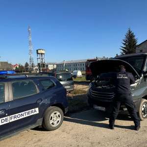 Autoutilitară, în valoare de 40.000 de euro, căutată de autoritățile din Germania, descoperită în Petrova