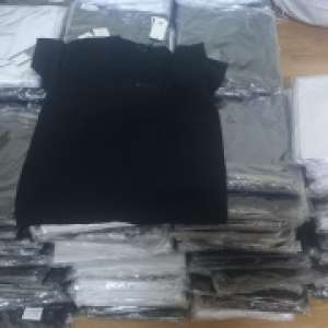 Sute de produse susceptibile a fi contrafăcute descoperite de polițiștii de frontieră într-un autocar