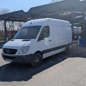 Autoutilitară furată din Italia, oprită la Sculeni