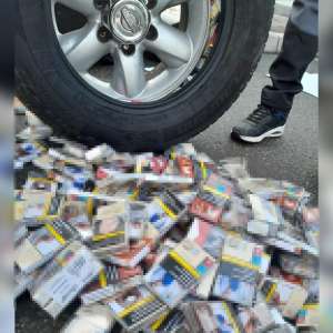 Țigarete descoperite de polițistii de frontieră doljeni  cu ajutorul câinelui specializat în detectarea produselor din tutun