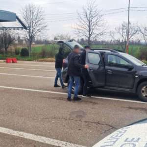 Căutat de autorități pentru tâlhărie și furt calificat, descoperit și reținut în PTF Albița