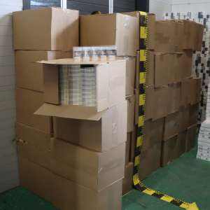 Captură impresionanta la frontiera de nord - Tir încărcat cu peste 2,6 milioane de țigarete în valoare de jumătate de milion de euro