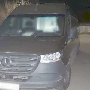 La volanul unui microbuz, deşi nu avea acest drept