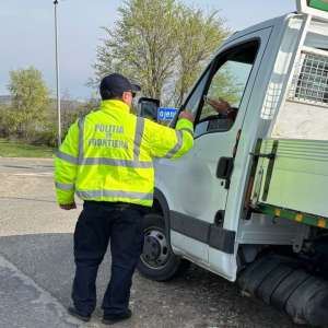 Mai multe infracţiuni săvârşite de către o persoană cu dublă cetăţenie