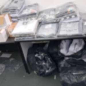 Articole vestimentare susceptibile a fi contrafăcute în valoare de aproximativ 137.900 de lei, confiscate de poliţiştii de frontieră giurgiuveni