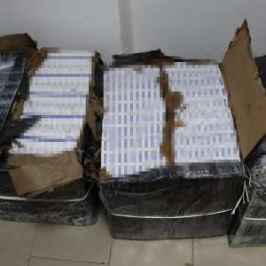 Șoferul unei autoutilitare încărcate cu țigări în valoare de 130.000 de euro, reținut pentru 24 de ore