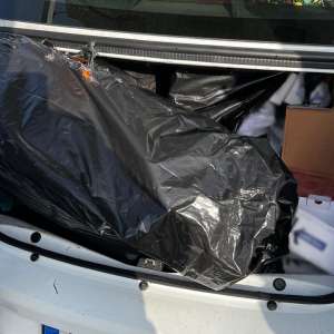 Peste 1.470 de produse susceptibile a fi contrafăcute descoperite de polițiștii de frontieră în patru mijloace de transport