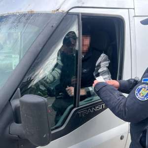 La volan, cu un permis nerecunoscut de legea română