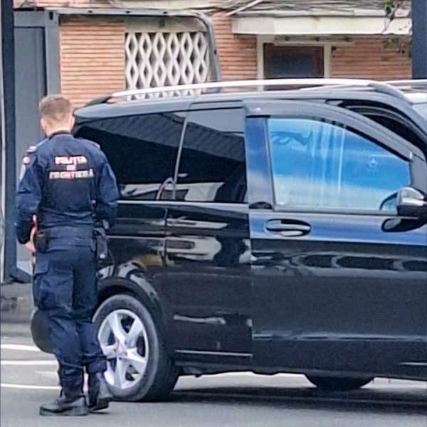 A prezentat la control un document fals pentru autoturismul neînmatriculat pe care îl conducea