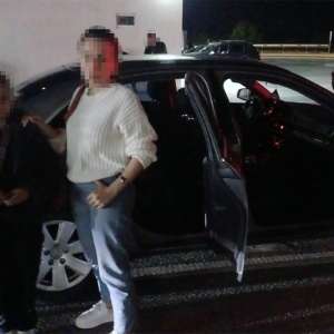 Două persoane de origine siriană, depistate de polițiștii de frontieră din Calafat, într-un autoturism, în încercarea de a intra ilegal în România
