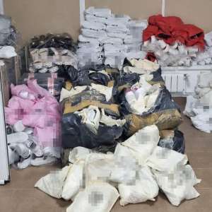 Bunuri susceptibile a fi contrafăcute, în valoare de aproximativ 700.000 lei, descoperite de poliţiştii de frontieră din cadrul Gărzii de Coastă