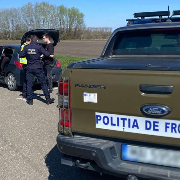 Conducea fără permis un autoturism neînmatriculat