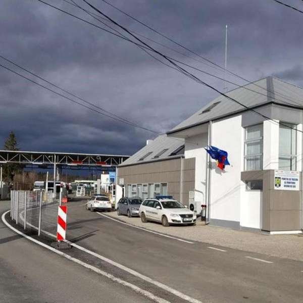 Brașovean având dreptul de a conduce suspendat, depistat la volan, în PTF Vicovu de Sus