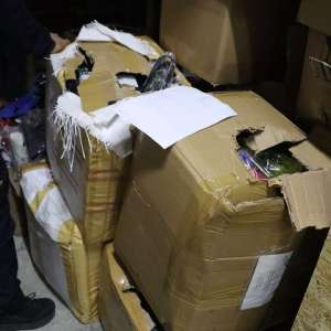 Bunuri contrafăcute în valoare de  peste jumătate de milion de lei, oprite de la comercializare de polițiștii de frontieră