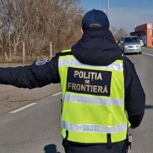 Maramureșean fără permis, conducând un autoturism cu număr fals de înmatriculare