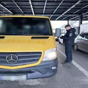 Depistat la controlul de frontieră, fără drept de circulaţie
