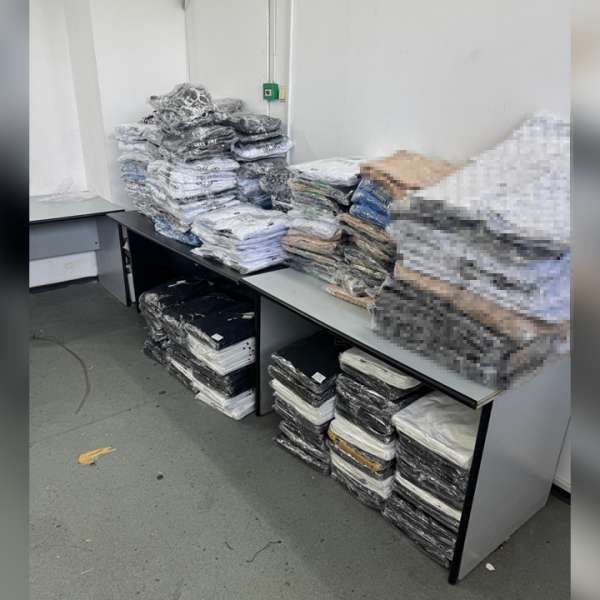 Produse susceptibile a fi contrafăcute, în valoare de peste 100.000 euro, descoperite de polițiștii de frontieră giurgiuveni în două autocare