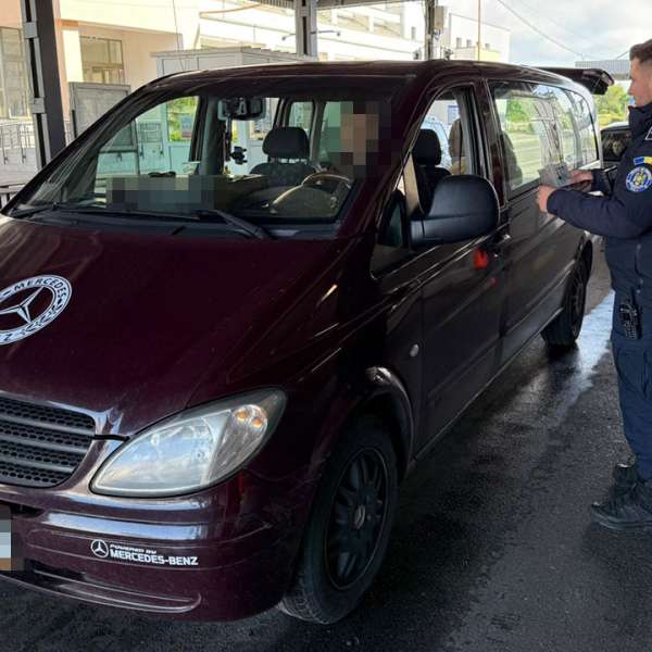 Autovehicul radiat din circulație, descoperit la controlul de frontieră
