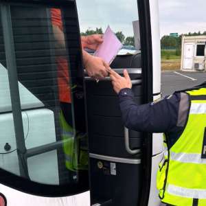 Acțiune în cooperare la frontiera de vest:  aproximativ 800 de persoane şi 400 de mijloace de transport verificate