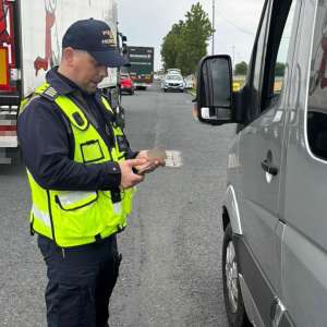 Acțiune în cooperare la frontiera de vest:  aproximativ 800 de persoane şi 400 de mijloace de transport verificate