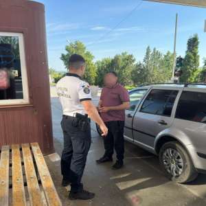 Motorină ascunsă şi nedeclarată, depistată la controlul de frontieră