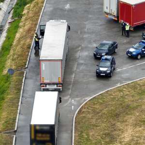 Acțiune în cooperare la frontiera de vest:  aproximativ 900 de persoane şi peste 600 de mijloace de transport verificate