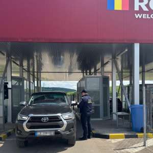 Autoturism de un sfert de milion de lei, oprit la frontieră – la volan, o tânără de 21 de ani
