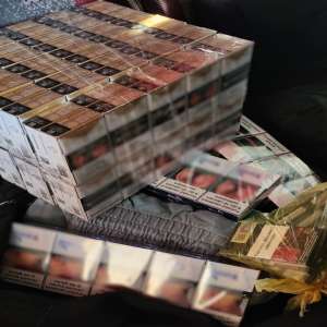 A încercat să introducă în țară peste 3.000 de țigarete de contrabandă