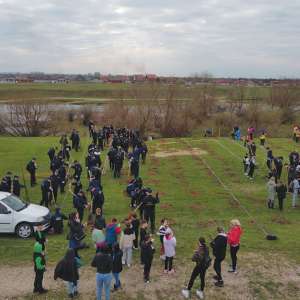 „Plantăm Speranță”. „Un eveniment în care natura și arta se împletesc pentru a aduce culoare și speranță în comunitate”.