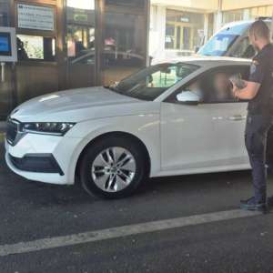 Cercetați penal de polițiștii de frontieră din Albița pentru posesie și uz de documente false