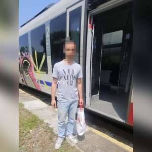 Cetățean sirian descoperit ascuns în toaleta unui tren internațional