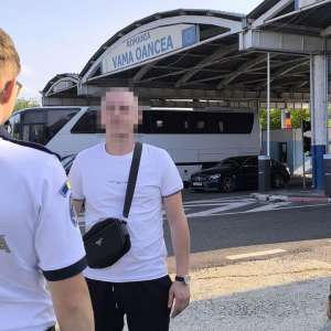 Deținerea unui document fals i-a adus un dosar penal