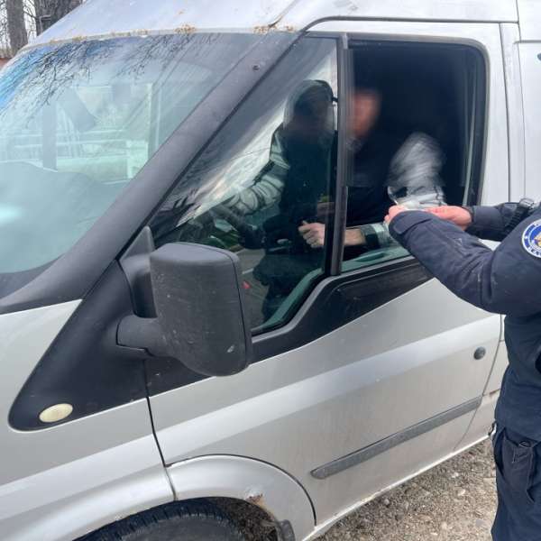 Aflat fără drept la volan, sancționat penal de polițiștii de frontieră