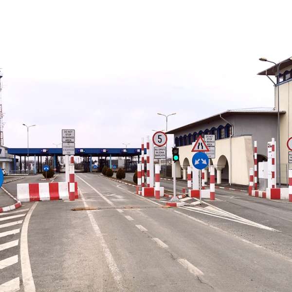 Bărbați depistați la controlul de frontieră cu permise de conducere false