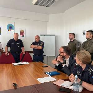 Exercițiu comun româno-maghiar privind urmărirea transfrontalieră desfășurat pe sectorul de frontieră Timișoara - Csongrád-Csanád