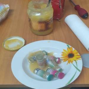 Substanțe dopante de mare risc, ascunse într-un borcan  miere, descoperite într-un microbuz la PTF Oancea