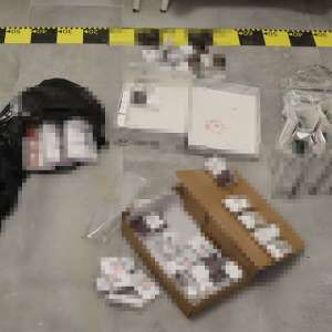 Captură impresionantă la frontiera cu Ucraina: 580.000 de dolari ascunși în cartușe de țigări