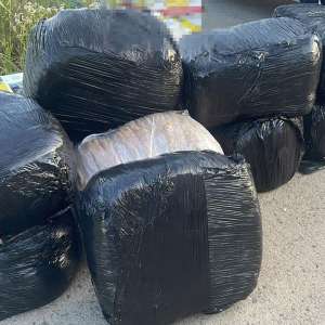 Aproximativ o tonă de tutun vrac ascunsă într-un microbuz cu varză