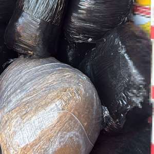 Aproximativ o tonă de tutun vrac ascunsă într-un microbuz cu varză