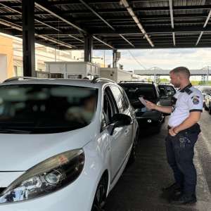 Moldoveni descoperiți la volan, fără drept, cercetați penal