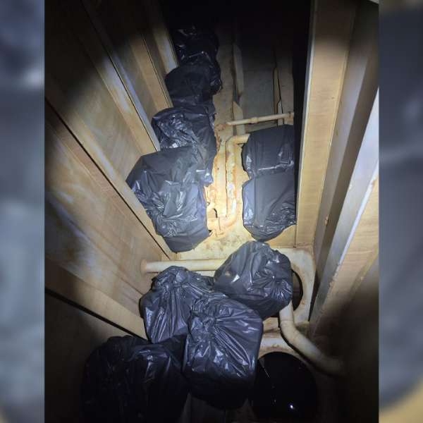 116.000 de țigarete provenite din Grecia, confiscate de poliţiştii de frontieră constănțeni