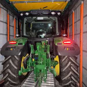 Utilaje agricole și de construcții în valoare de peste 270.000 euro, reținute de polițiștii de frontieră