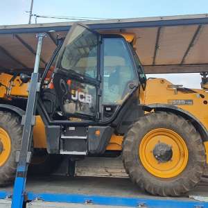 Utilaje agricole și de construcții în valoare de peste 270.000 euro, reținute de polițiștii de frontieră