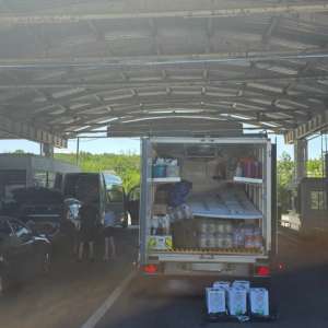 Butelii cu agent refrigerant reținute pentru transport ilegal și contrabandă la PTF Oancea