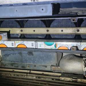 Peste 2.000 de articole contrafăcute, 14.400 de țigarete și 400 kg de produse alimentare transportate în condiții improprii descoperite de polițiștii de frontieră giurgiuveni